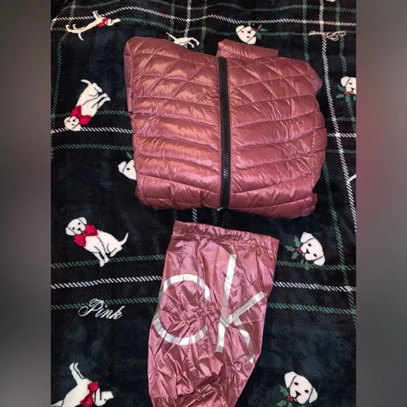 Calvin Klein Packable puffer Jacket with hood ROSE PINK - Picture 8 of 8